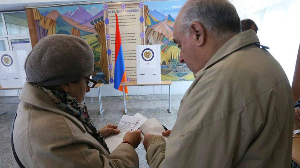 Ermenistan’da seçim kampanyası sert başladı